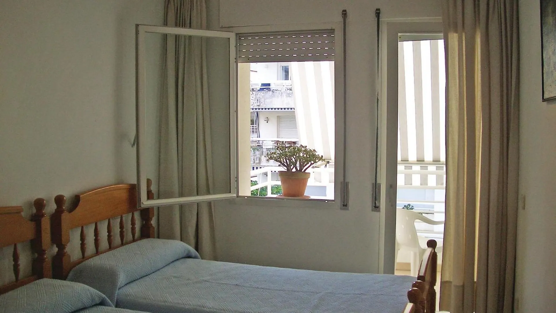 Cozy Apartment In Tossa De Mar With Kitchen