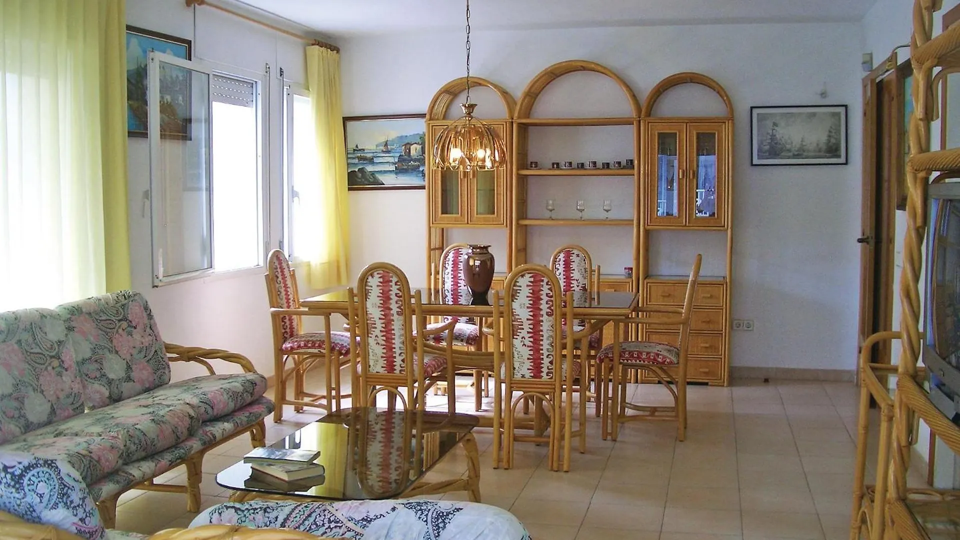 Cozy Apartment In Tossa De Mar With Kitchen