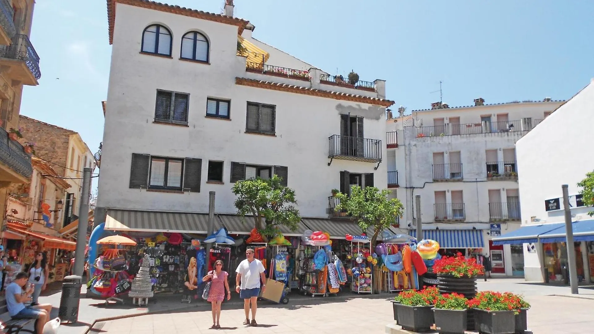 Cozy Apartment In Tossa De Mar With Kitchen